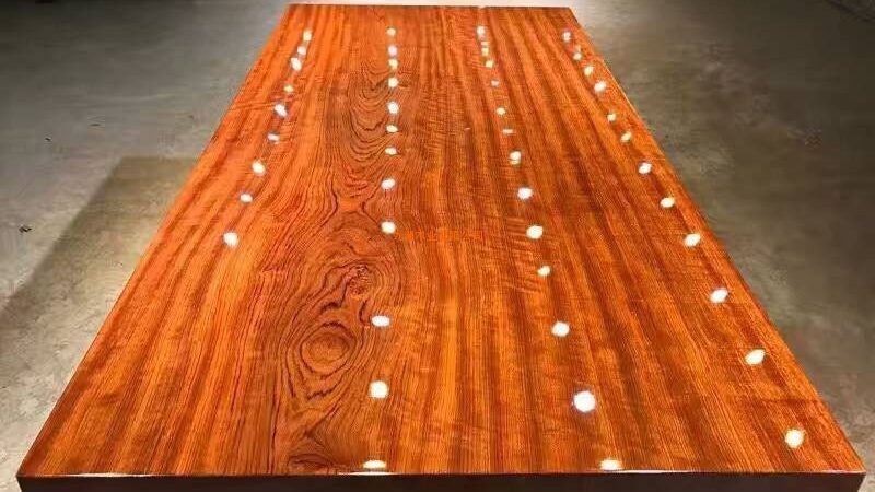 石塑地板批发价格揭秘：一箱多少钱？**